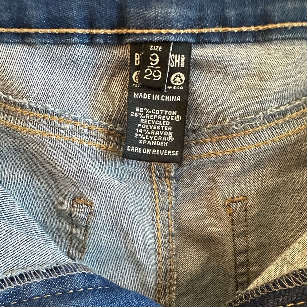 Rewash Jeans Medium Wash Size 9/29 Flare Torn Hem High Rise Stretch Denim - Picture 10 of 11